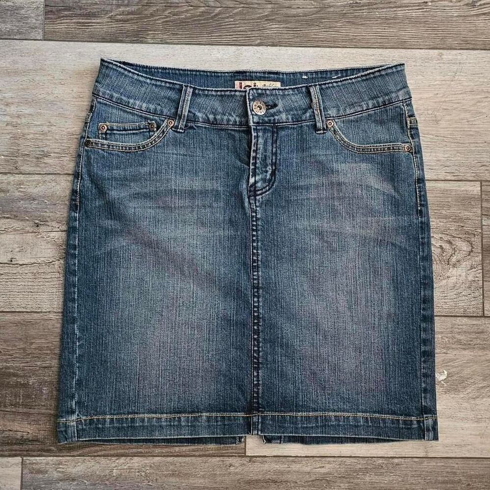 low rise l.e.i. fairy knee length denim skirt
